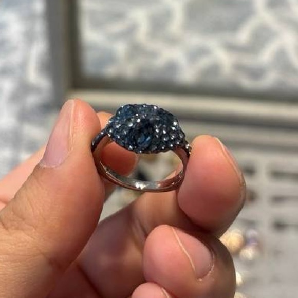 BRAND NEW - Swarovski ring - Picture 3 of 9